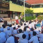 Satlantas Jakarta Barat Sosialisasikan Bahaya Narkoba Dan Keselamatan Berkendara Ke Sekolah