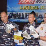 TNI AL GAGALKAN UPAYA PENGIRIMAN 81 KANTONG TERUMBU KARANG ILEGAL DI SURABAYA