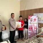 Anjangsana Hari Bhayangkara ke-79, Polda Kalbar Berikan Dukungan dan Tali Asih kepada Anggota Polri dan Keluarga yang Sedang Dirawat