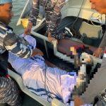 TNI AL BERSAMA MASYARAKAT TEMUKAN TIGA JENAZAH KORBAN LAKA LAUT SPEED BOAT PEMBAWA TIM SEPAKBOLA