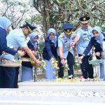 Danlanud Sultan Hasanuddin Pimpin Upacara Ziarah Peringatan Ke-78 TNI AU