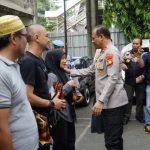 Kepedulian, Kapolda Metro Jaya Kunjungi Korban Kebakaran Aspol Kalideres
