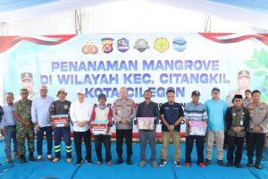 Dukung Indonesia Asri, Kapolda Banten dan Wakil Gubernur Tanam 1.000 Mangrove di Cilegon