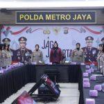 Tongkat Komando Polwan Metro Jaya Berpindah: AKBP Rusmiati Gantikan AKBP Agustin, 1.651 Srikandi Siap Kawal Polri Humanis