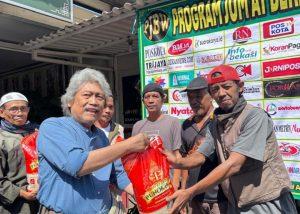 Kang Sam Bimbo Bagi Nasi & Nyanyi Bareng Anak Bandung di Pekan ke-80 PJBW