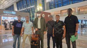 Turun dari Singapura, Buronan Kasus Batu Bara Rp7 Miliar Diringkus Tim SIRI Kejagung di Bandara Soetta