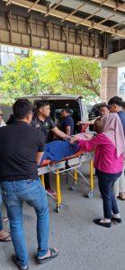 Sidokkes Polres Jakpus Evakuasi Perempuan Pendarahan di Stasiun Sawah Besar ke RSPAD
