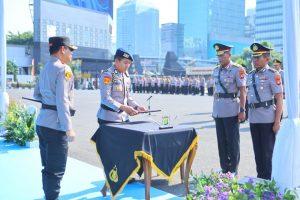 Komjen Asep Edi Pimpin Upacara Sertijab di Lapangan Presisi, Tekankan Pelayanan Humanis