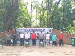 Polsek Kembangan Bersama Elemen Masyarakat Tanam Pohon dan Edukasi Warga Kelola Sampah