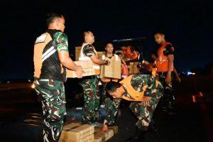 Tak Hanya Logistik, Hercules TNI AU Bawa Dukungan Kesehatan dan Peralatan Untuk Menopang Perjuangan Pasukan Karhutla Kalsel