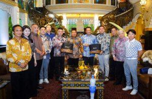 Menerima Ketum PERIKLINDO Jenderal Moeldoko Bamsoet Dorong Indonesia Jadi Basis Industri Kendaraan Listrik Dunia