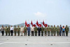 Wapang TNI Dampingi Menhan RI Anugerahkan Satyalancana Dharma Samudera kepada Personel JISDOR