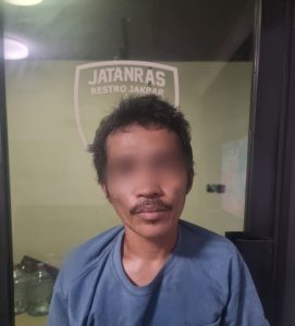 Bawa Linggis dan Obeng, Terduga Pelaku Pencurian Rumah Kosong Diamankan Polres Jakbar